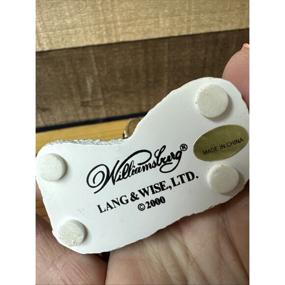 Colonial Williamsburg Women Passing The Lamppost Lang & Wise - Picture 5 of 5